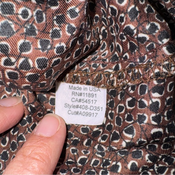 Women's Black Brown Printed Blouse Medium. Faux wrap. High/low. Bubble. Dressy - Picture 9 of 10